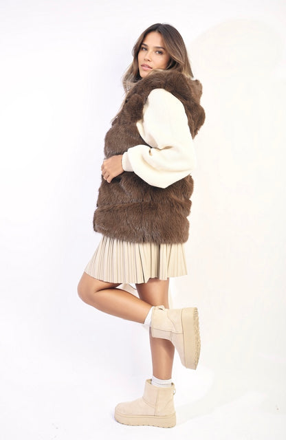 SLEEVELESS FAUX FUR JACKET